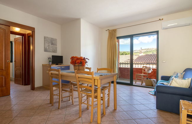 Apartamento de 3 quartos em Trinità d'Agultu e Vignola com piscina e jardim - Foto 6