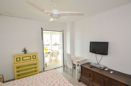 Photo 12 - 2 bedroom Apartment in Salou with terrace