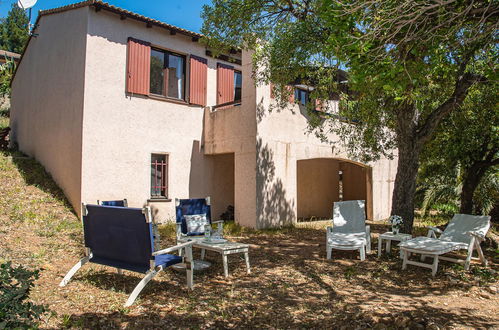 Foto 17 - Casa de 3 habitaciones en Cavalaire-sur-Mer con jardín y terraza