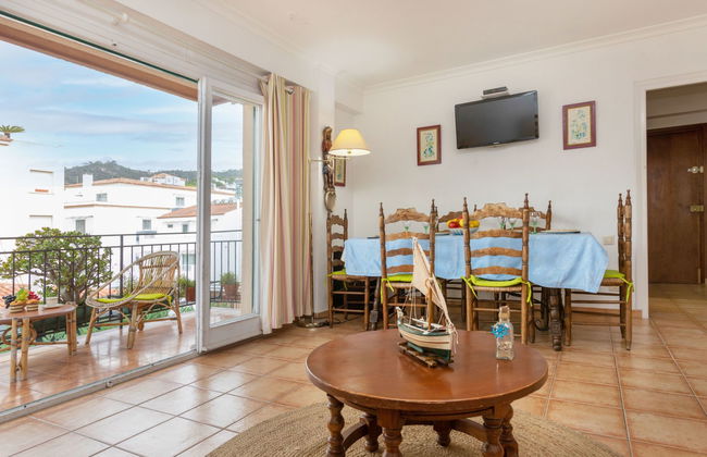 2 bedroom Apartment in Tossa de Mar - Photo 6