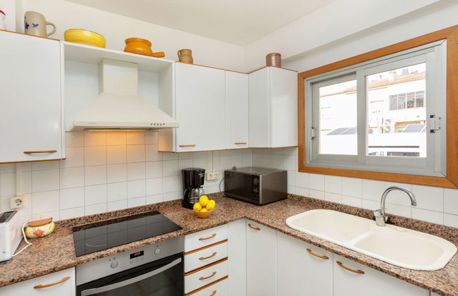 2 bedroom Apartment in Tossa de Mar - Photo 5