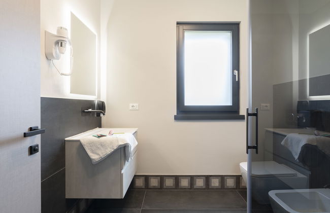 Apartamento de 3 quartos em Imperia com piscina e jardim - Foto 26