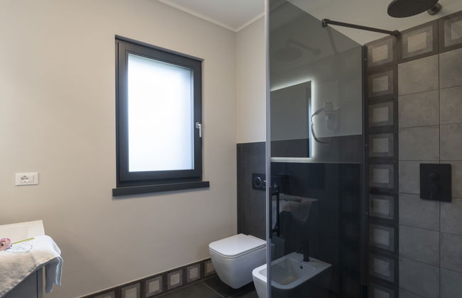 Apartamento de 3 quartos em Imperia com piscina e jardim - Foto 27