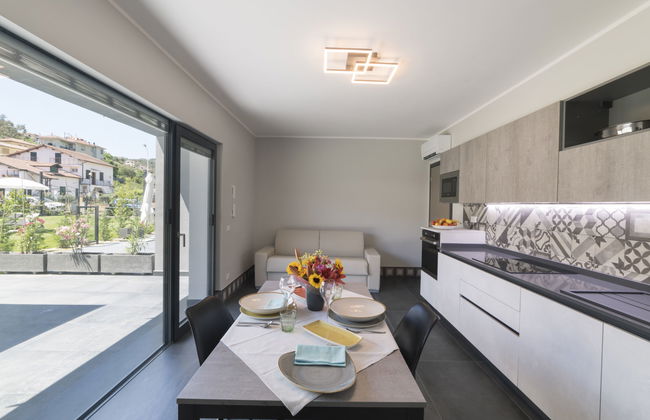 Apartamento de 3 quartos em Imperia com piscina e jardim - Foto 29