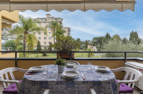 Foto 1 - Apartamento de 1 habitación en Sanremo con piscina y vistas al mar