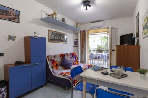 Foto 6 - Apartamento de 1 quarto em Sanremo com piscina e vistas do mar