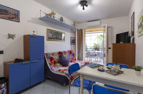 Foto 6 - Apartamento de 1 quarto em Sanremo com piscina e jardim