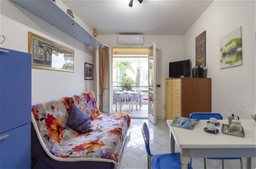 Foto 8 - Apartment mit 1 Schlafzimmer in Sanremo mit schwimmbad und blick aufs meer