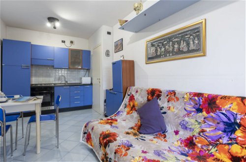 Foto 9 - Apartamento de 1 habitación en Sanremo con piscina y vistas al mar