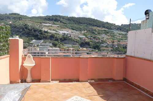 Foto 4 - Apartamento de 1 quarto em Ventimiglia com terraço e vistas do mar