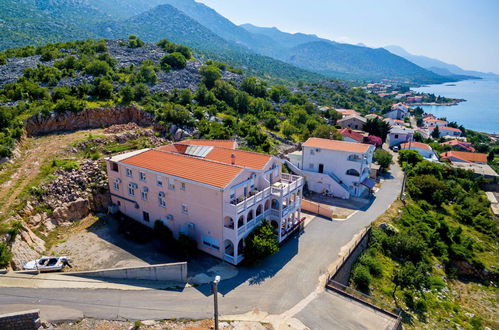 Photo 2 - Apartment in Karlobag with swimming pool