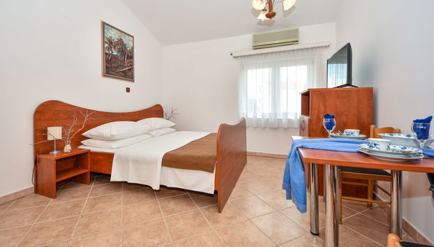 Apartment mit 1 Schlafzimmer in Karlobag mit schwimmbad - Foto 5