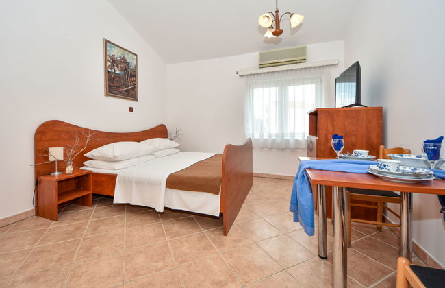 1 bedroom Apartment in Karlobag with swimming pool - Photo 5