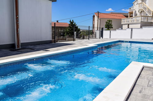 Photo 24 - Apartment in Karlobag with swimming pool