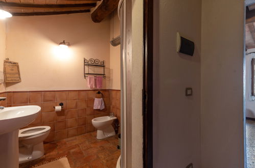 Photo 16 - 2 bedroom House in Cinigiano with swimming pool and garden