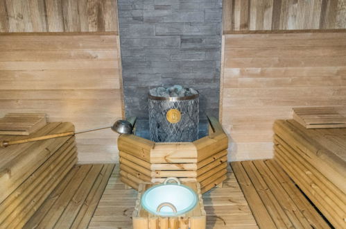 Foto 22 - Casa de 3 habitaciones en Kittilä con sauna y vistas a la montaña