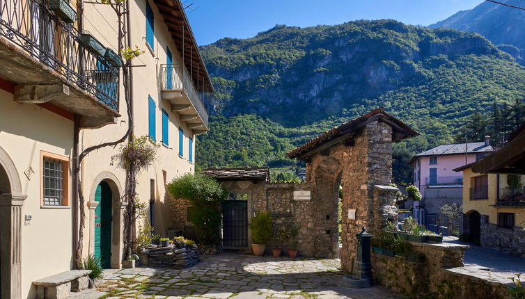 Foto 1 - Casa con 1 camera da letto a Lierna con terrazza e vista sulle montagne