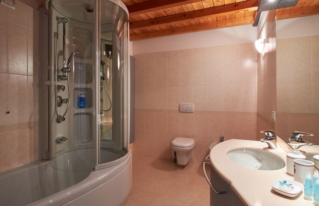 2 bedroom House in Lierna with garden and terrace - Photo 23