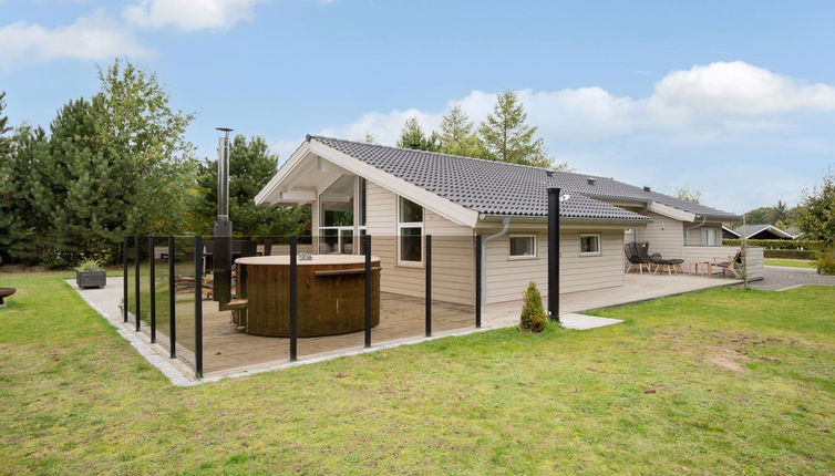 Photo 1 - Maison de 4 chambres à Glesborg avec terrasse et bain à remous