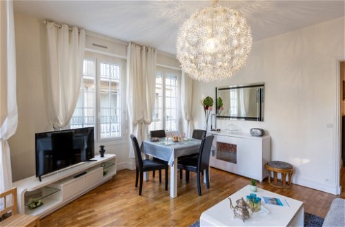Foto 2 - Appartamento con 2 camere da letto a Saint-Malo con vista mare