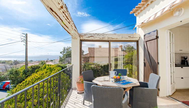 Photo 1 - Maison de 3 chambres à Saint-Raphaël avec terrasse et vues à la mer