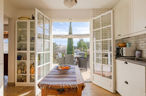 Foto 5 - Casa de 3 quartos em Saint-Raphaël com terraço e vistas do mar