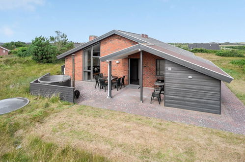 Foto 1 - Casa de 3 habitaciones en Ringkøbing con terraza y bañera de hidromasaje