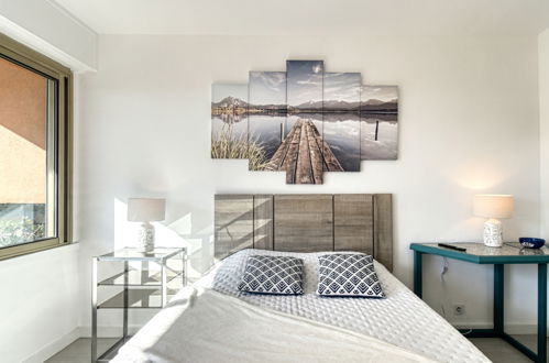Foto 3 - Apartment mit 1 Schlafzimmer in Fréjus mit blick aufs meer
