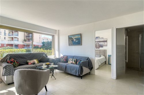 Foto 10 - Appartamento con 1 camera da letto a Fréjus con vista mare