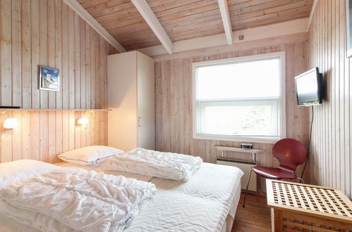 Foto 4 - Casa con 4 camere da letto a Harrerenden con terrazza e sauna