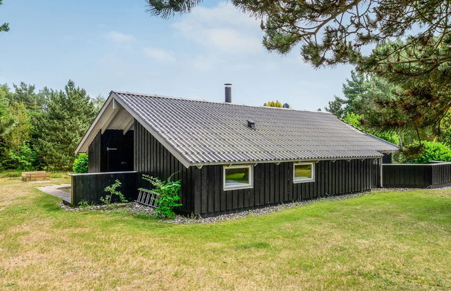 5 bedroom House in Væggerløse with private pool and terrace - Photo 4