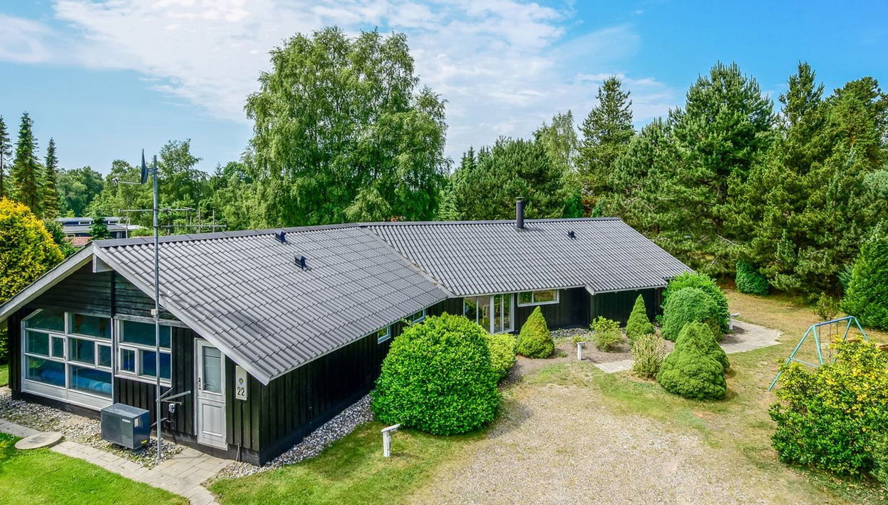 5 bedroom House in Væggerløse with private pool and terrace - Photo 1