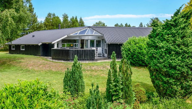5 bedroom House in Væggerløse with private pool and terrace - Photo 3