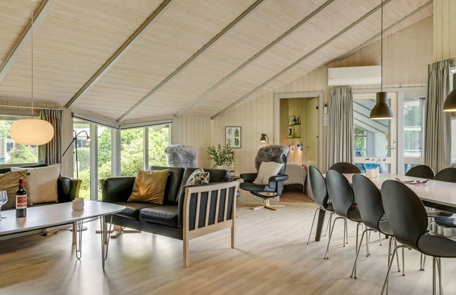 5 bedroom House in Væggerløse with private pool and terrace - Photo 26