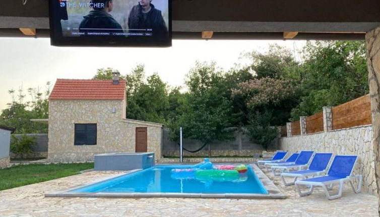 Foto 1 - Casa con 3 camere da letto a Imotski con piscina privata e giardino