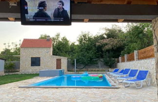 Foto 1 - Casa de 3 habitaciones en Imotski con piscina privada y terraza