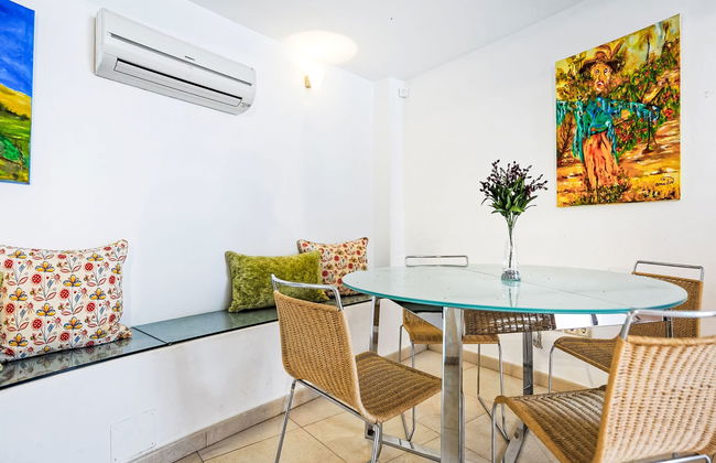 Villa With Pool and Beautiful Architecture - Foto 29