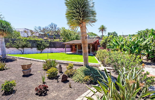 Villa With Pool and Beautiful Architecture - Foto 25