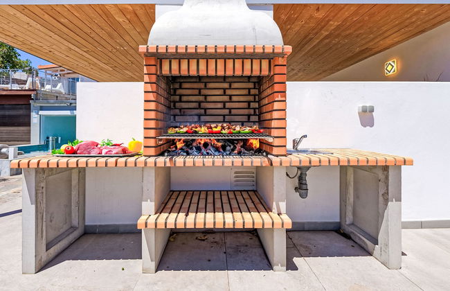 Villa With Pool and Beautiful Architecture - Foto 13