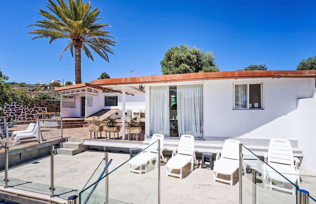 Villa With Pool and Beautiful Architecture - Foto 15