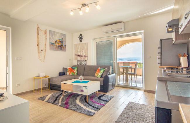 3 bedroom Apartment in Karlobag with terrace - Photo 9