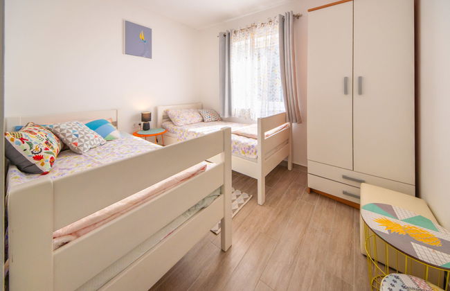 3 bedroom Apartment in Karlobag with terrace - Photo 5