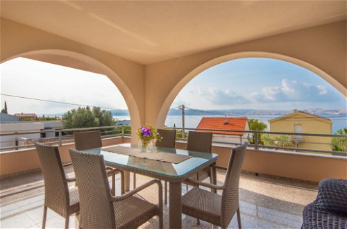Photo 17 - Appartement de 2 chambres à Karlobag avec terrasse et vues à la mer