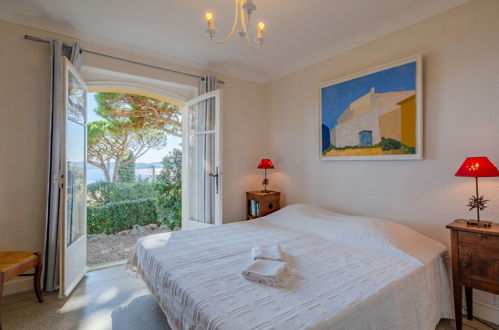 Photo 9 - 4 bedroom House in Sainte-Maxime with garden and sea view