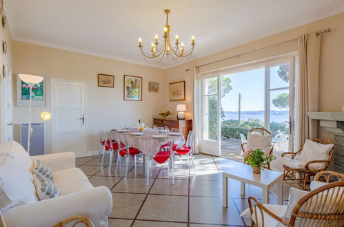 Foto 4 - Haus mit 4 Schlafzimmern in Sainte-Maxime mit garten und blick aufs meer