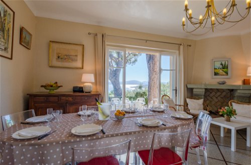 Photo 8 - Maison de 4 chambres à Sainte-Maxime avec jardin et vues à la mer