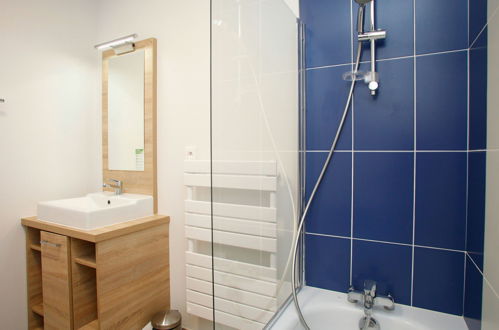 Foto 11 - Appartamento con 2 camere da letto a Baden con piscina e vista mare