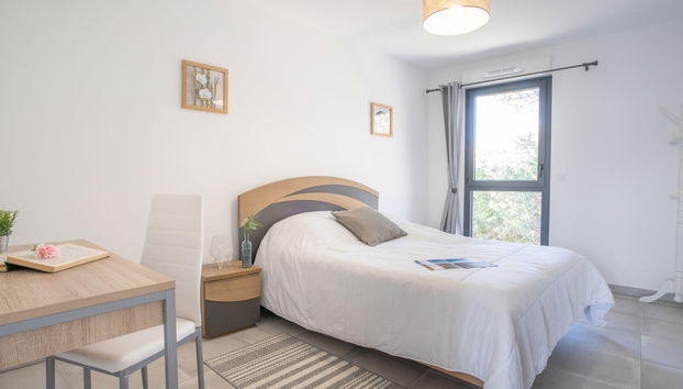 2 bedroom Apartment in Fréjus with swimming pool and garden - Photo 4