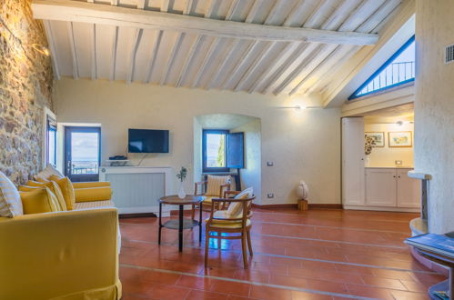 Foto 16 - Apartamento de 1 habitación en Casale Marittimo con terraza y vistas al mar