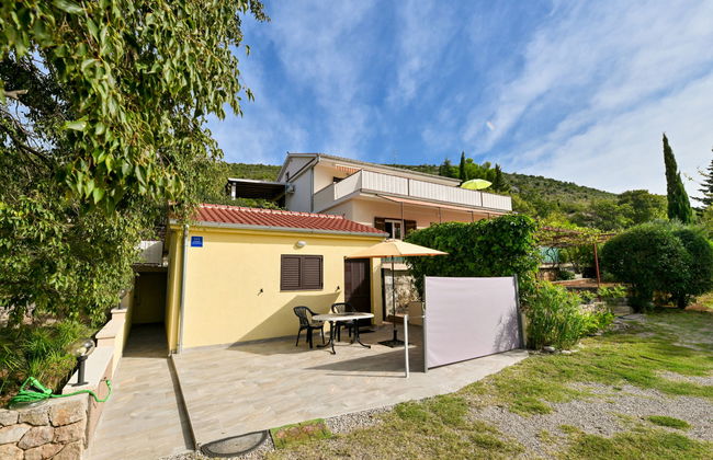 2 bedroom Apartment in Starigrad with garden and terrace - Photo 25